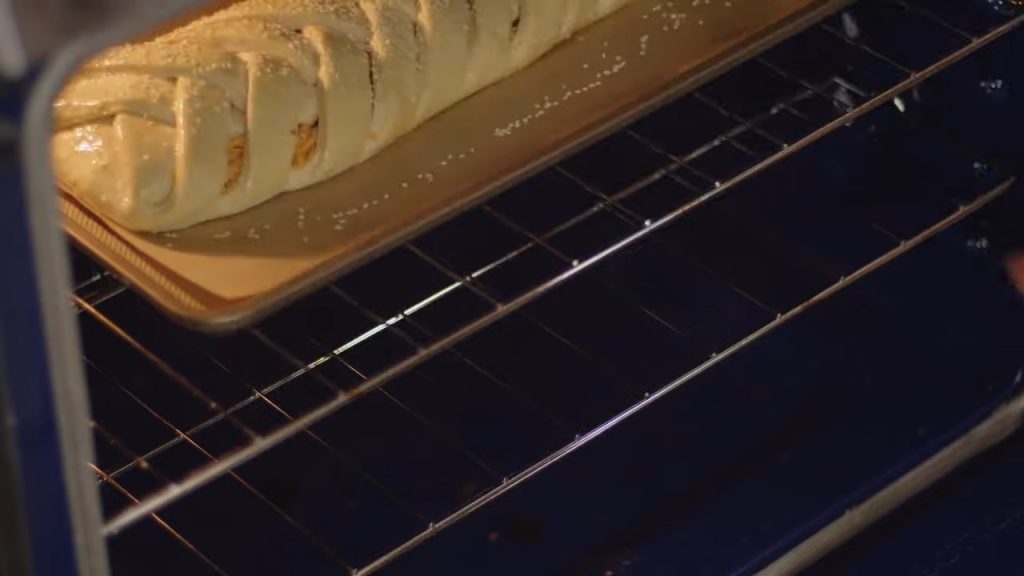 BRAIDED ONION CHEESE BREAD