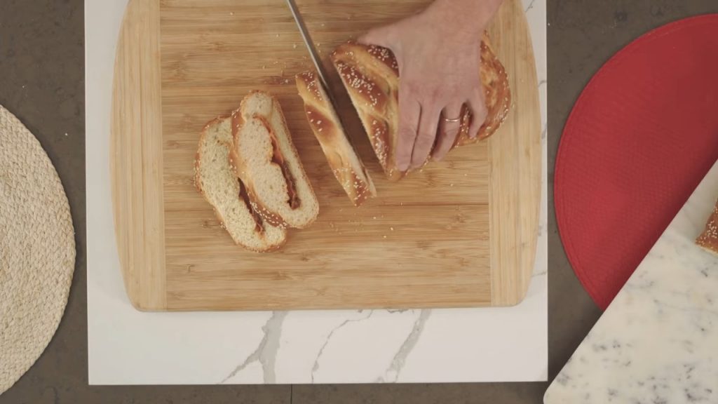 BRAIDED ONION CHEESE BREAD