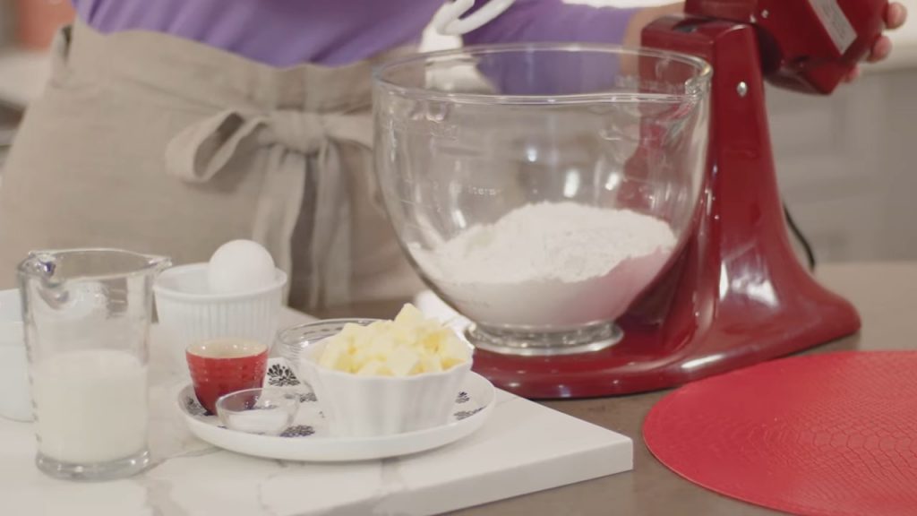 BRAIDED ONION CHEESE BREAD