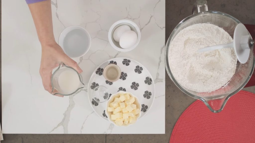 BRAIDED ONION CHEESE BREAD