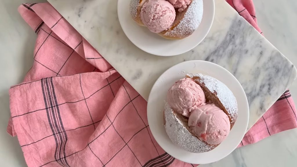 How to Bake Maritozzi - with a twist! 8 Bake Maritozzi with a twist