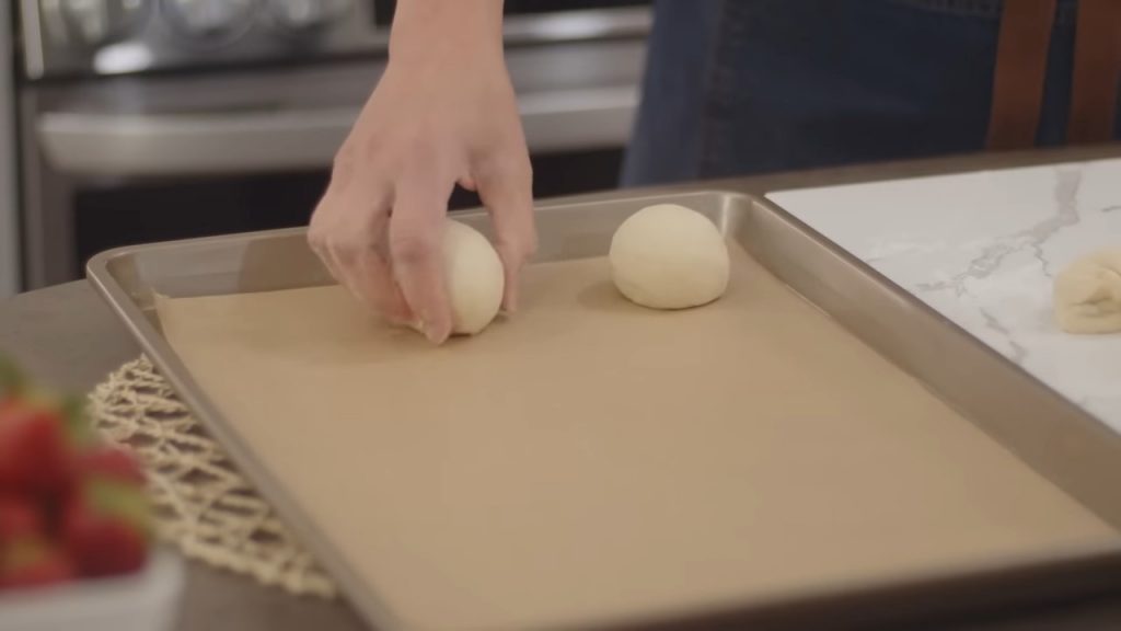 How to Bake Maritozzi - with a twist! 32 Bake Maritozzi with a twist